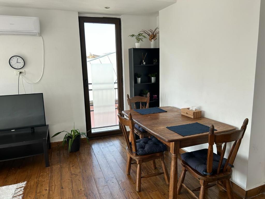 Lovely Apartment In Villa In Бухарест Экстерьер фото