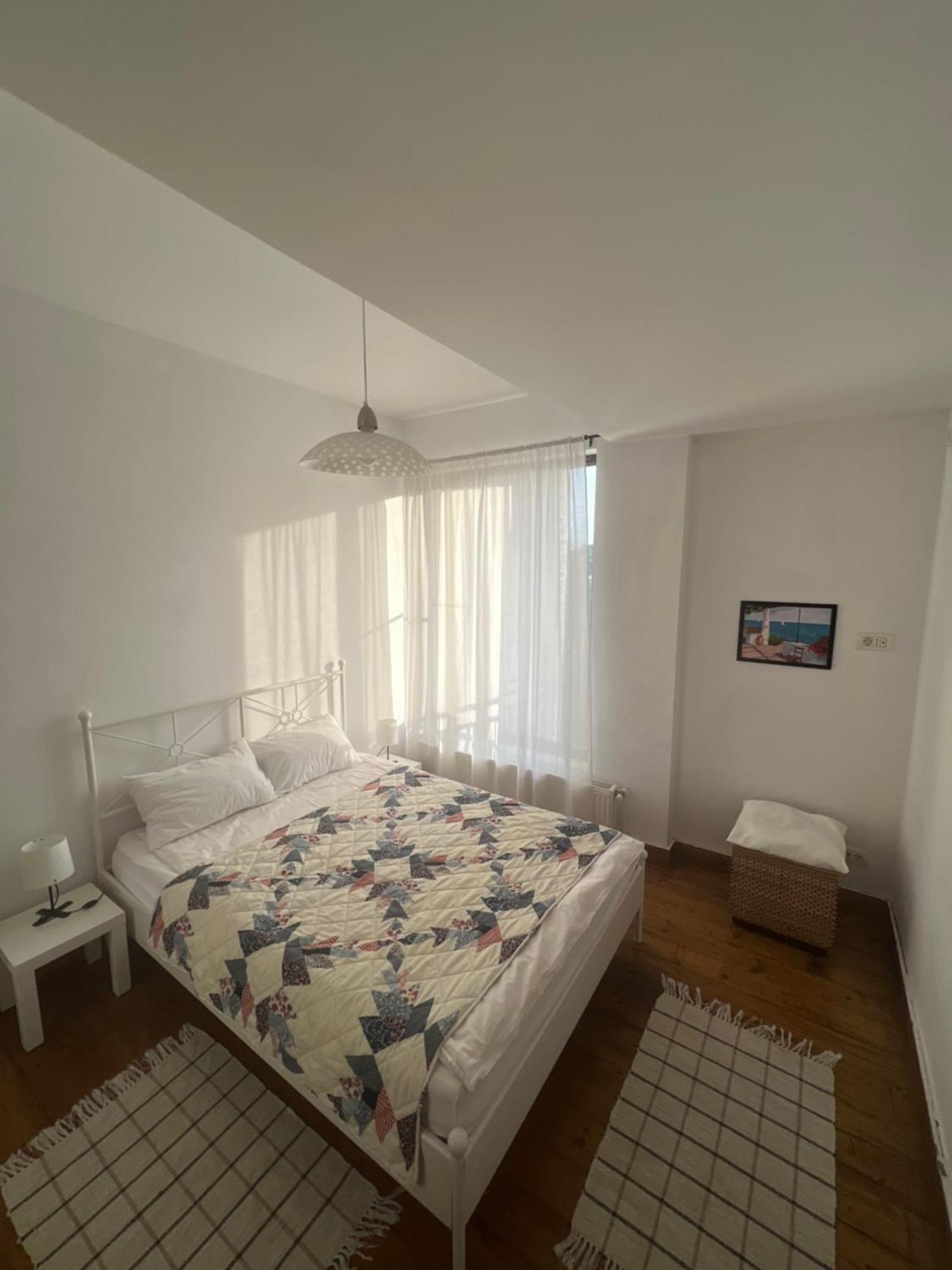 Lovely Apartment In Villa In Бухарест Экстерьер фото