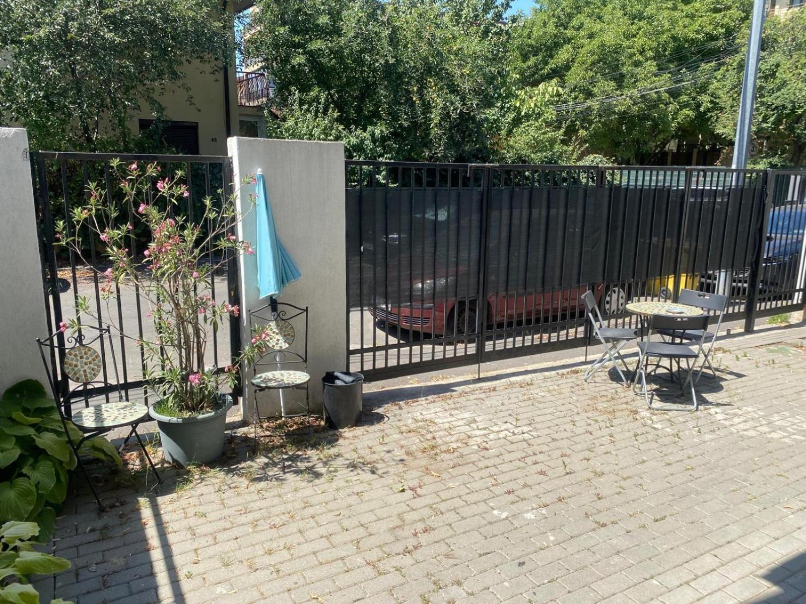 Lovely Apartment In Villa In Бухарест Экстерьер фото